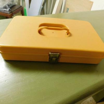 Bakelite Sewing Thread Case and Contents
