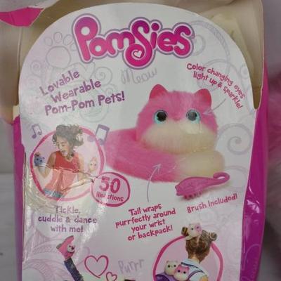 Pomsies Pet Pinky- Plush Interactive Toy. Doesn't work. No Brush.