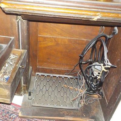 Vintage Singer sewing machine. 
