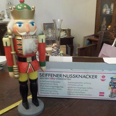 Nut Cracker / King/ Seiffener design/ 13 in.