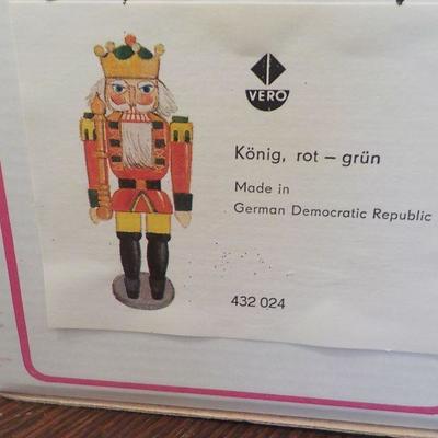 Nut Cracker / King/ Seiffener design/ 13 in.