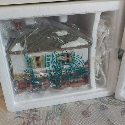 Dept. 56 Christmas Village/ 2 pieces