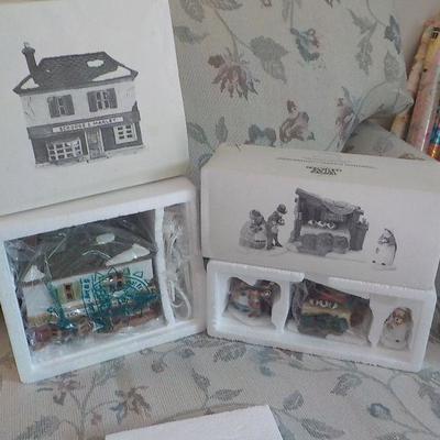 Dept. 56 Christmas Village/ 2 pieces