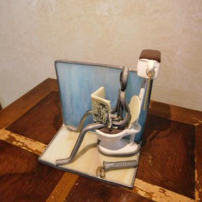 Folkart Man on a Mission With Stained Glass Panel Backdrop 4"x4"