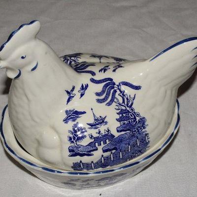 Blue willow porcelain hen