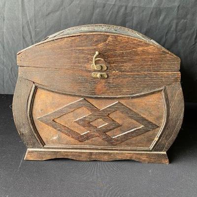 Wooden Trunk with latch - Lot 382