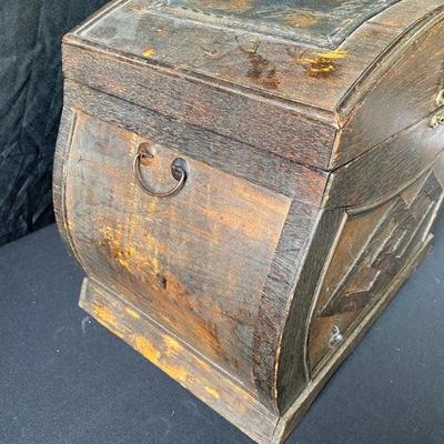 Wooden Trunk with latch - Lot 382