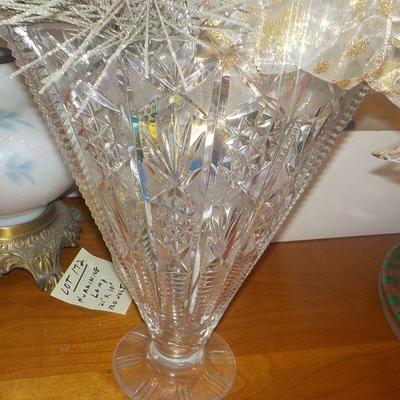Stunning Center piece cut glass vase with all decorations.
