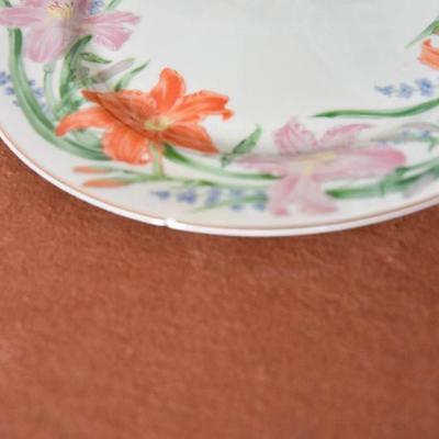 Lot 11: Lenox Flower Blossom Plates and Mugs