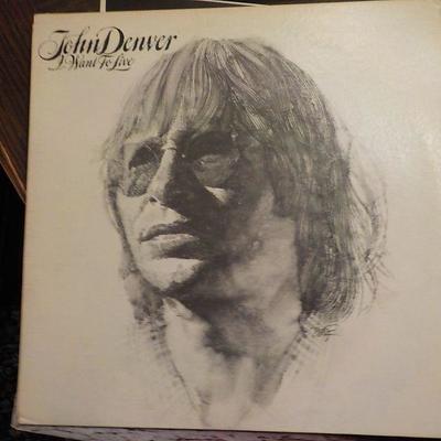 9 Vinyle Albums John Denver originals and others.