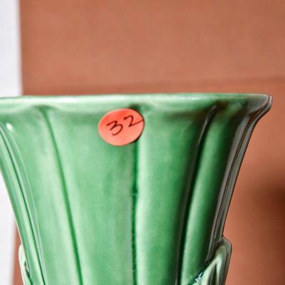 Lot 32: Vintage Green Lovebirds Vase