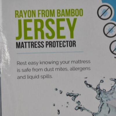 Bamboo Jersey Waterproof Mattress Protector, King, $20 Retail - New