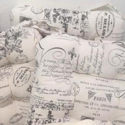 Lot 196 - Group of 6 Pillows Paris Themed