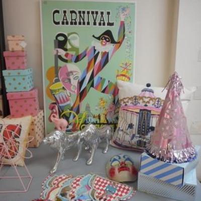 Lot 239 - Circus and Carnival Themed Items