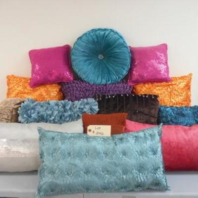 Lot 246 - Large Mixed Pillow Lot Bedding Sofas Chairs