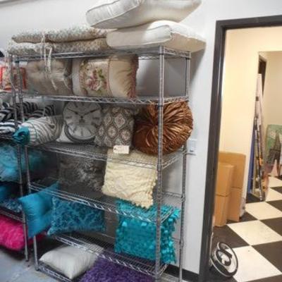 Lot 247 - Very Nice Pillow Lot