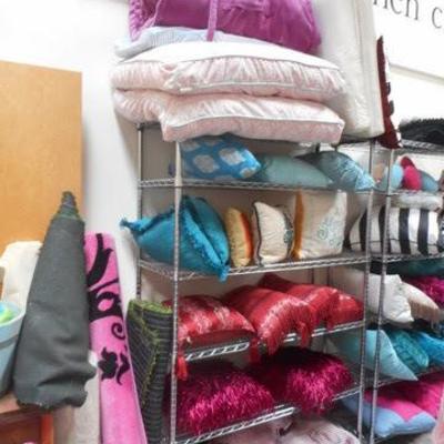 Lot 252 - Large lot of Quality Pillows, Some Feather