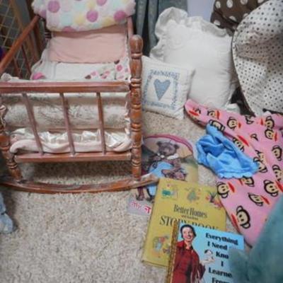 Lot 641 - Assorted Items Childrens Themed Goods