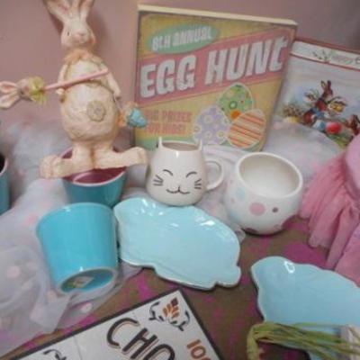 Lot 651 - Easter Themed Room