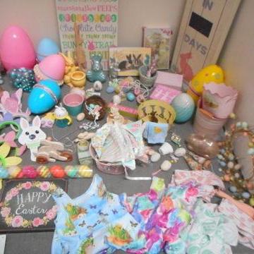 Lot 651 - Easter Themed Room