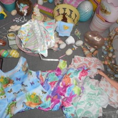 Lot 651 - Easter Themed Room