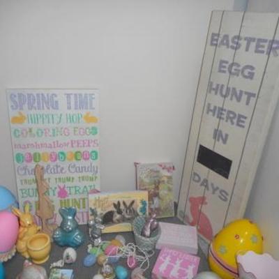 Lot 651 - Easter Themed Room