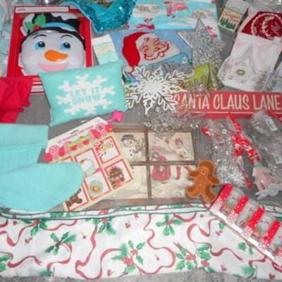 Lot 653 - Mixed Christmas Winter Themed Lot 