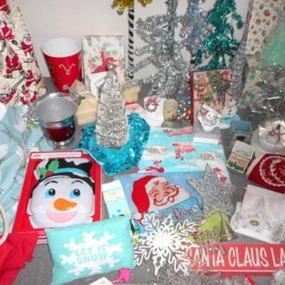 Lot 653 - Mixed Christmas Winter Themed Lot 