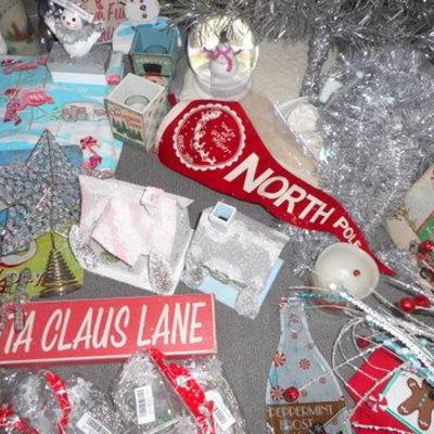 Lot 653 - Mixed Christmas Winter Themed Lot 