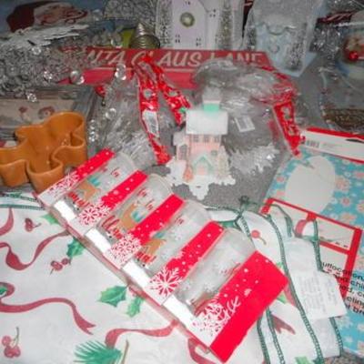 Lot 653 - Mixed Christmas Winter Themed Lot 