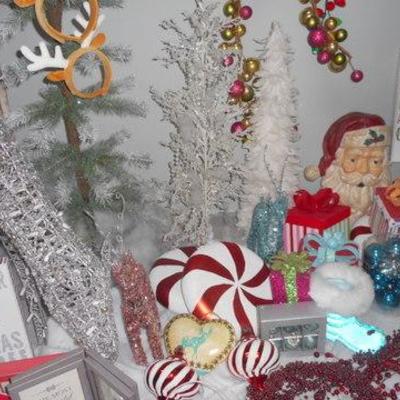 Lot 654 - Large Christmas Lot Lighted Reindeer and much more