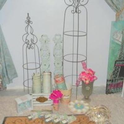 Lot 655 - Garden Themed items and Shabby Chic Shelf 