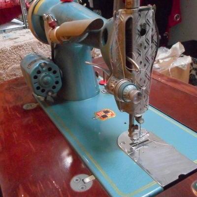 Lot 656 - Vintage Sewing Machine in Cabinet