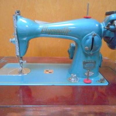 Lot 656 - Vintage Sewing Machine in Cabinet