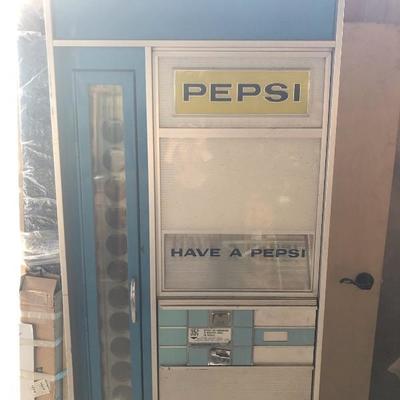 #65 - Working Vintage Pepsi Vending Machine