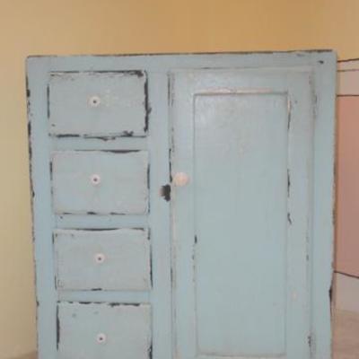Lot 661 - Shabby Chic Cabinet w/ Drawers