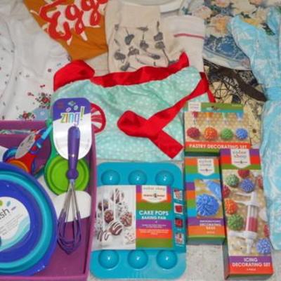 Lot 662 - Loads of Vintage/Retro Kitchen Themed Items