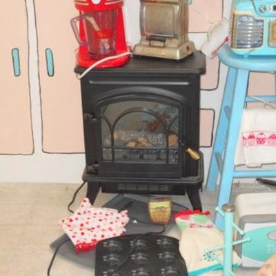 Lot 662 - Loads of Vintage/Retro Kitchen Themed Items