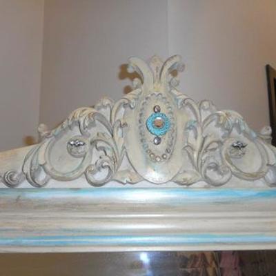 Lot 664 - Fabulous Shabby Chic Easel Floor Mirror