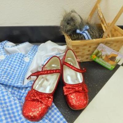 Lot 668 - Moccassin Boots & Costumes - Star Wars, Mary Poppins & Wizard of Oz
