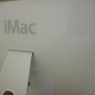 Lot 671 - iMac Monitor