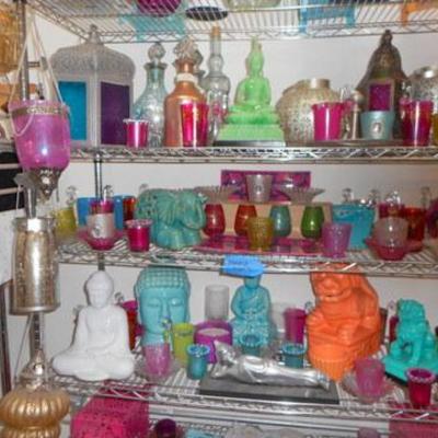 Lot 804 - Bakers Rack Full  "Arabian Nights" Themed Glassware & Decor