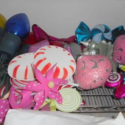 Lot 810 - Toyland Candy land Themed Decor w/ Bakers Rack