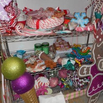Lot 810 - Toyland Candy land Themed Decor w/ Bakers Rack