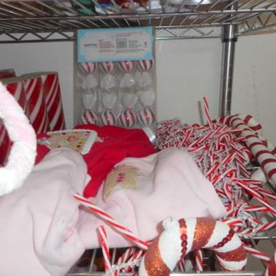 Lot 810 - Toyland Candy land Themed Decor w/ Bakers Rack