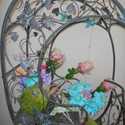 Lot 814 - Awesome Metal Garden Decorative Cart - Must See!