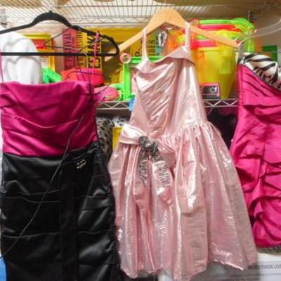 Lot 815 - 80s Prom Theme / Karaoke Machine & Stainless Bakers Rack