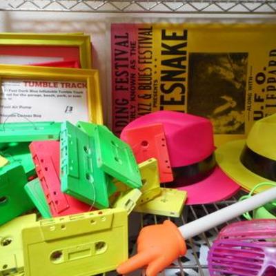Lot 815 - 80s Prom Theme / Karaoke Machine & Stainless Bakers Rack
