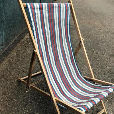 #16 - Vintage Folding Beach Chair 