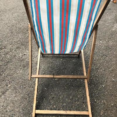 #16 - Vintage Folding Beach Chair 
